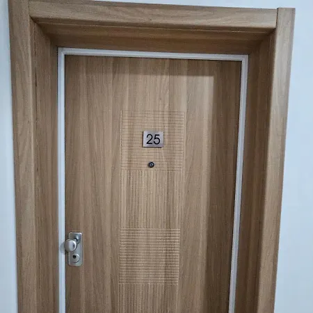 Daily In Center Apartment Tirana